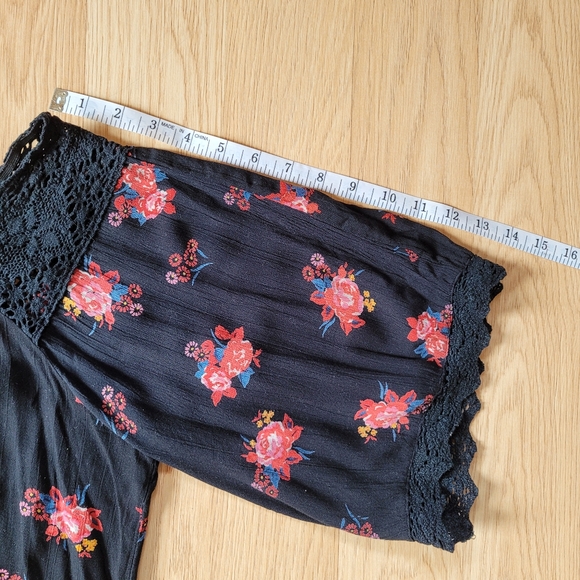 Angie | Boho Cold Shoulder Floral Blouse - S - Picture 11 of 12